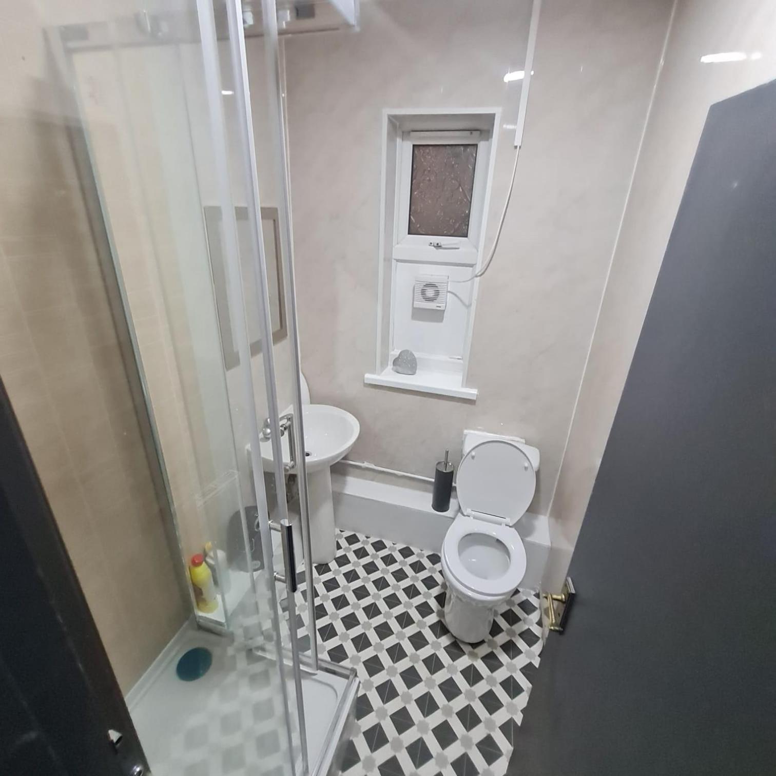 Colebert Avenue Homestay London