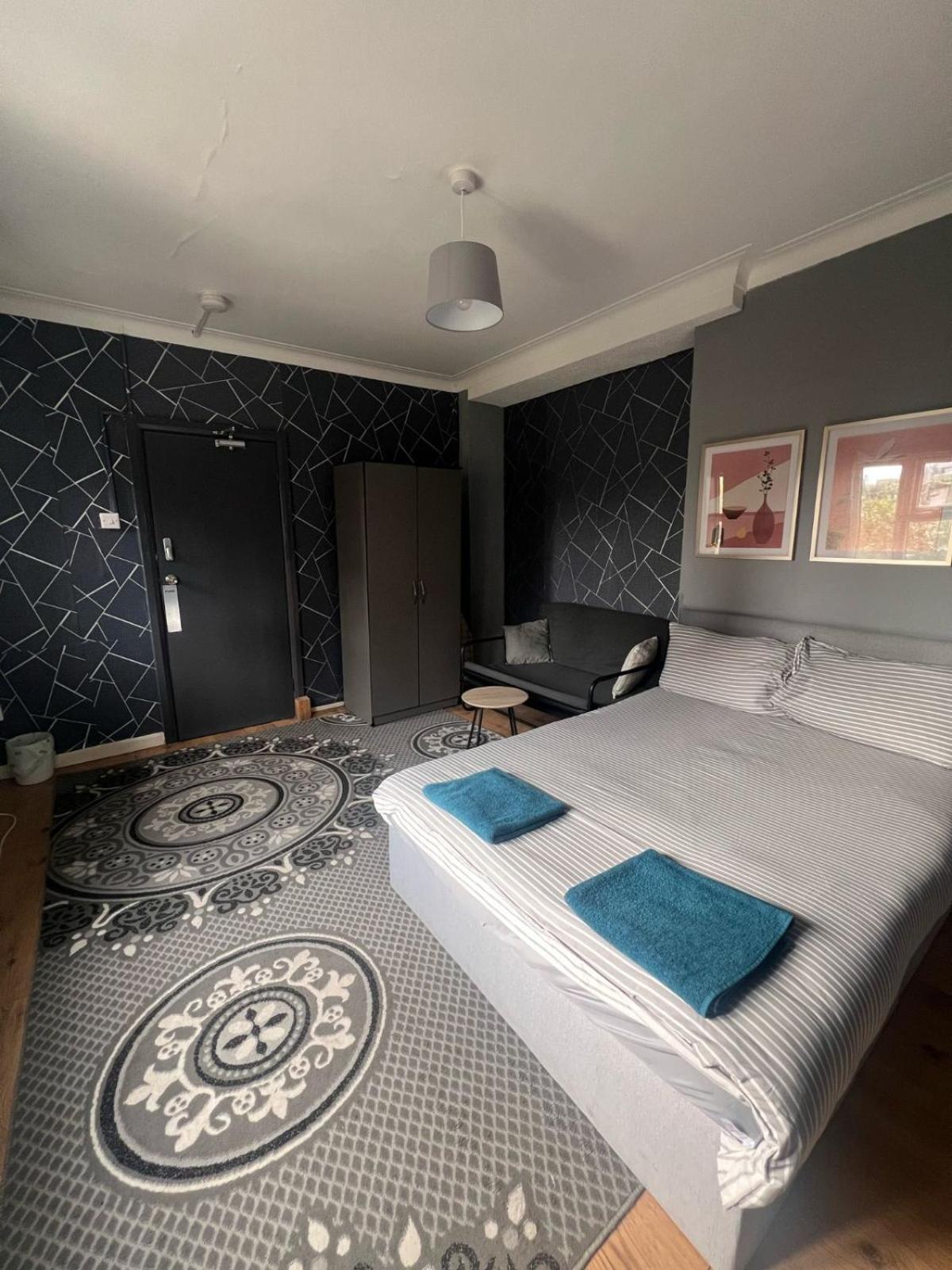 Colebert Avenue Homestay *